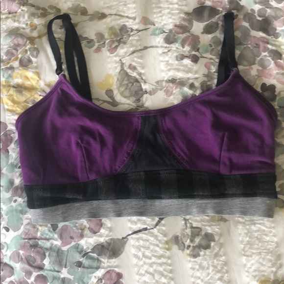 Lululemon sports bra - Picture 1 of 2